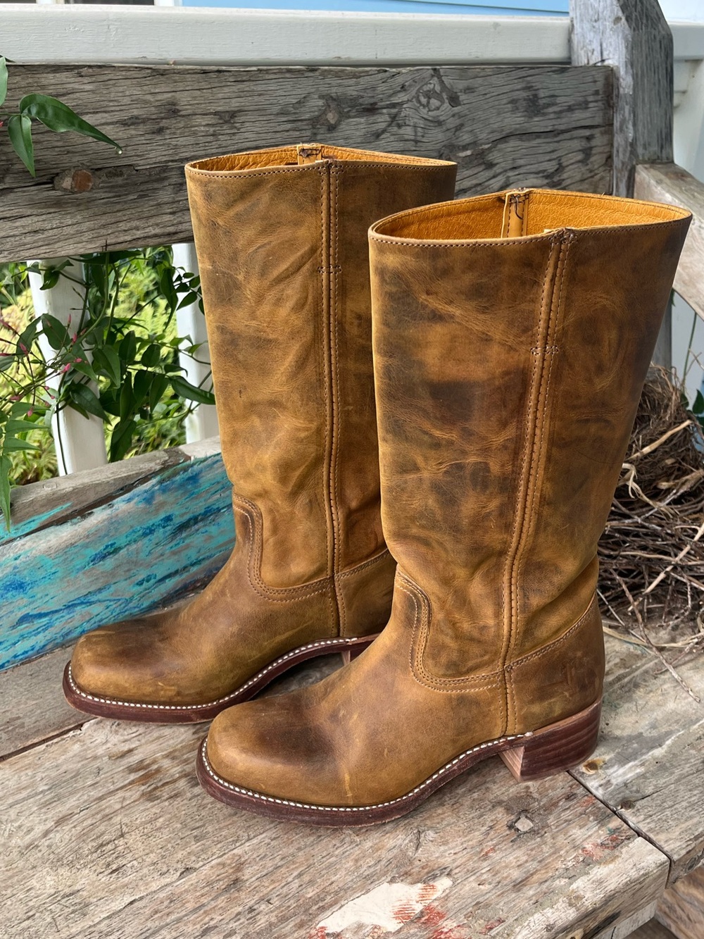 Frye Campus boots - Distressed Brown Leather sz 10 - 14l - stacked heel - Picture 2 of 12